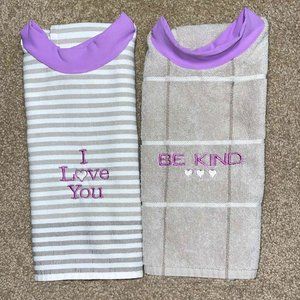 NWOT Baby Towel Bibs Embroidered 2 Pk Ages 1-5